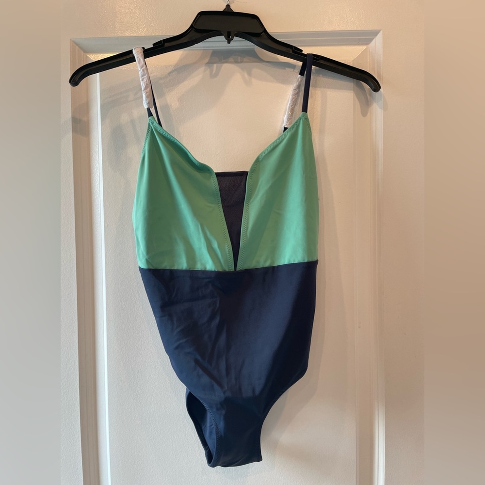 Lively The V One Piece: Mint/Navy